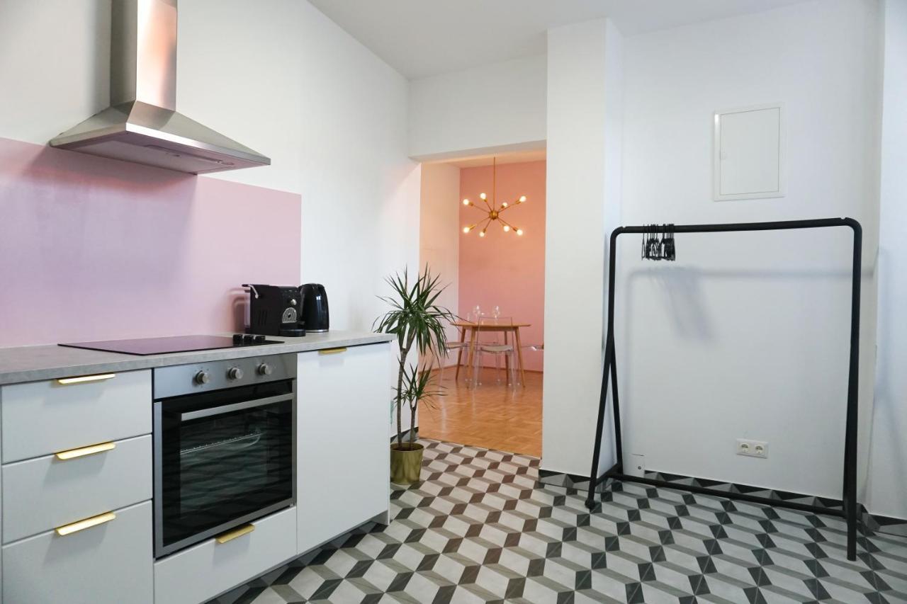 Vibrant Design Apartments - Full Kitchen - Wi-Fi - 18 Mins To City Centre Βιέννη Εξωτερικό φωτογραφία